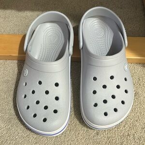 CROCS mens 6/womens 8